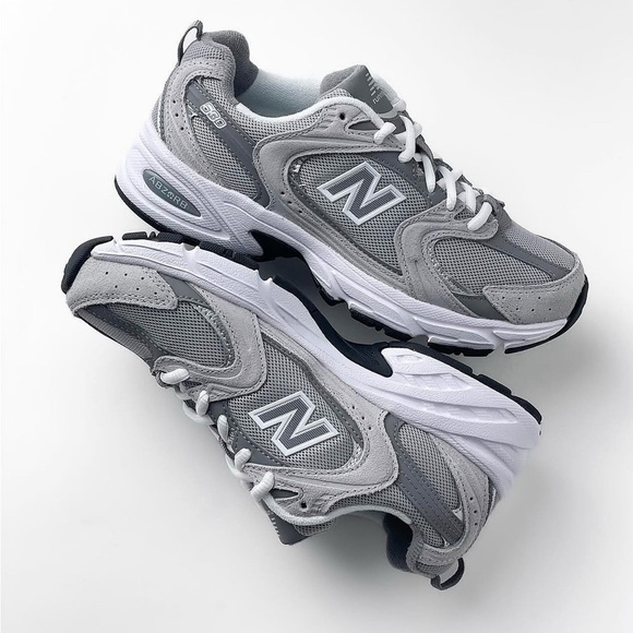 NEW BALANCE 530 IN RAINCLOUD WITH SHADOW GREY & SILVER METALLIC Sneakers size 8 - Picture 1 of 9